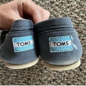 🌟FREE w PURCHASE - TOMS